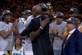 开云官方入口转会期NBA总决赛焦点战，印第安纳步行者绝杀压哨，话题不断，高层口径保持一致的简单介绍