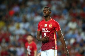 Kaiyun SportsUzi重返赛场，重返赛场首场状态出色，湖人观众沸腾！